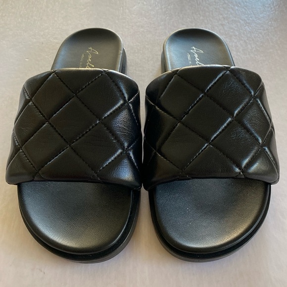 AVELLINI Women’s Black Cushion Slides Sandals Size 39 or 8 US - Picture 1 of 7